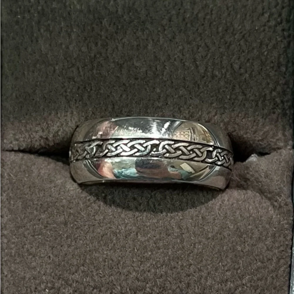 Handmade in Ireland Sterling Silver Celtic Knot Ring